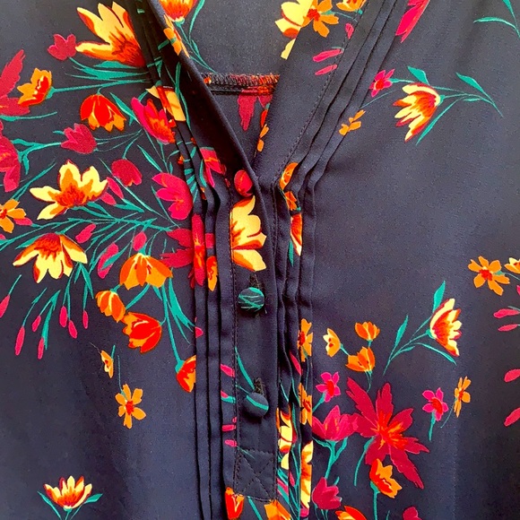 Floral blouse - Picture 3 of 3